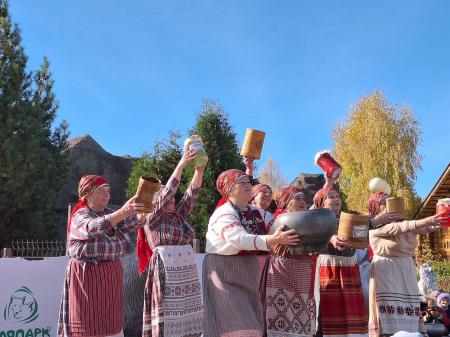 В республике прошел фестиваль «Яркие краски осени жизни», посвященный Международному дню пожилых людей